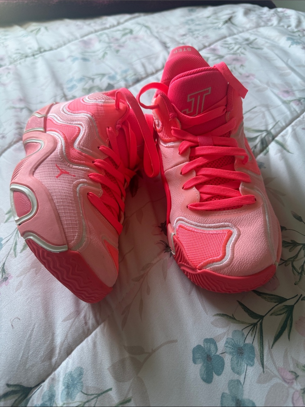Air Jordan Tatum 3 basketball shoes size 4Y (36)in lava glow pink tint